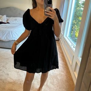 Puff sleeve black dress